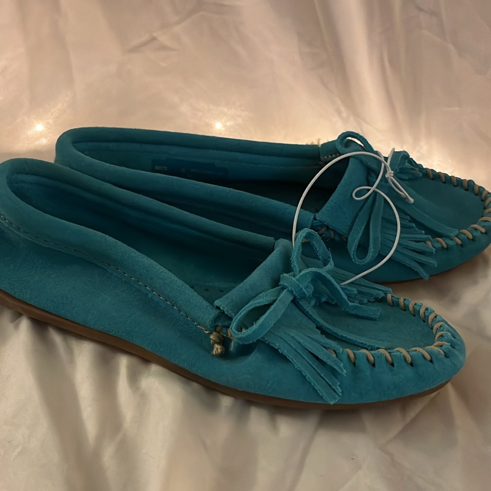 Size 6 Minnetonka Moccasins